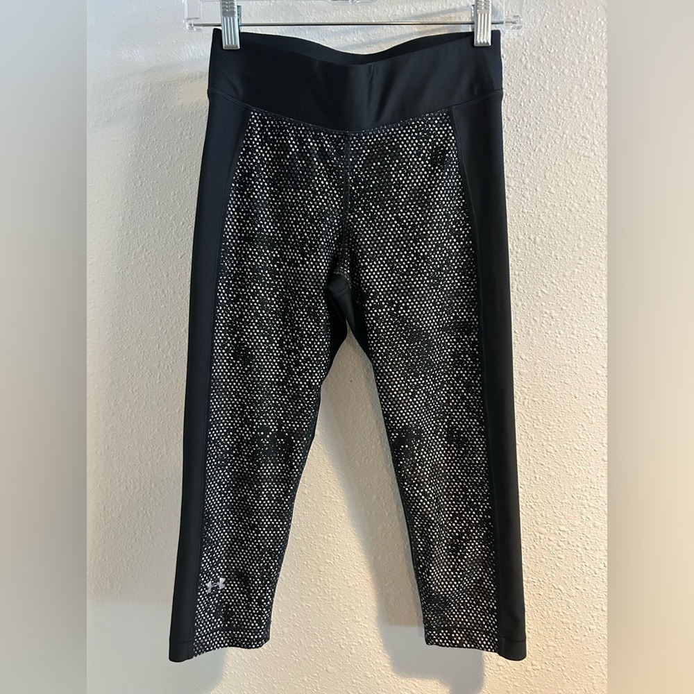 Under Armour Women's Black and Gray Patterned Leggings Size Medium
